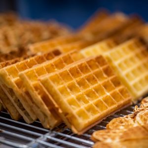 Wafelpakket 1 : 6 Brusselse wafels, 1pakje mini-suikerwafels, 4 lollywafels.