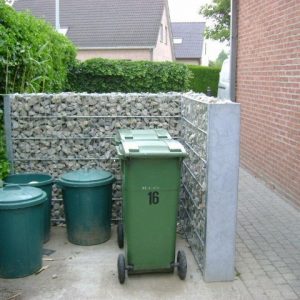 Steenmuur: net wegwerken van je vuilbakken