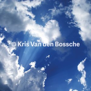 Poster  “Achter de wolken schijnt de zon…”